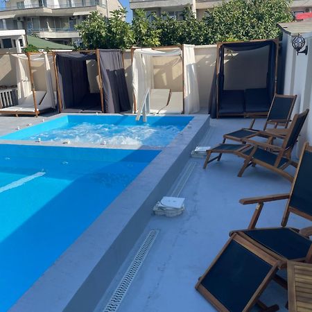 Family Hotel Malibu Chernomorets Buitenkant foto