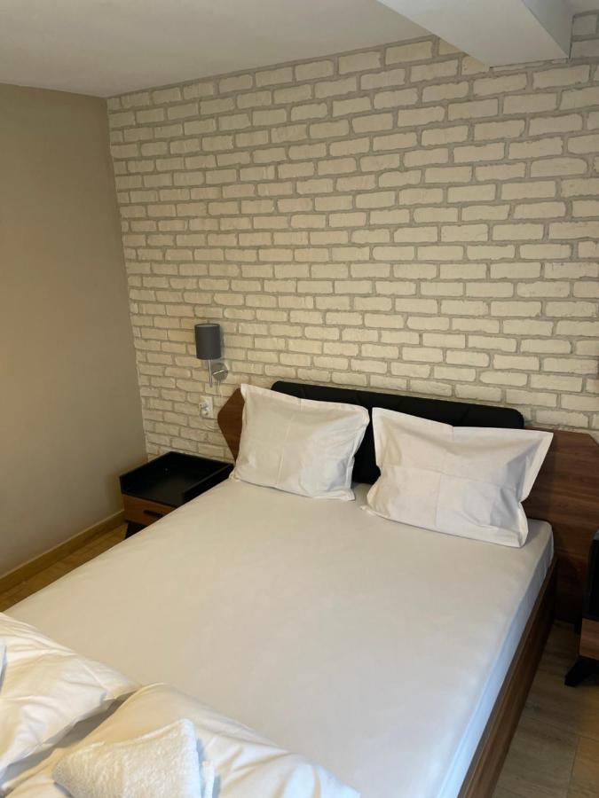 Family Hotel Malibu Chernomorets Buitenkant foto