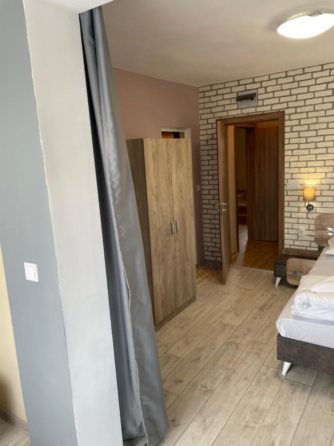 Family Hotel Malibu Chernomorets Buitenkant foto