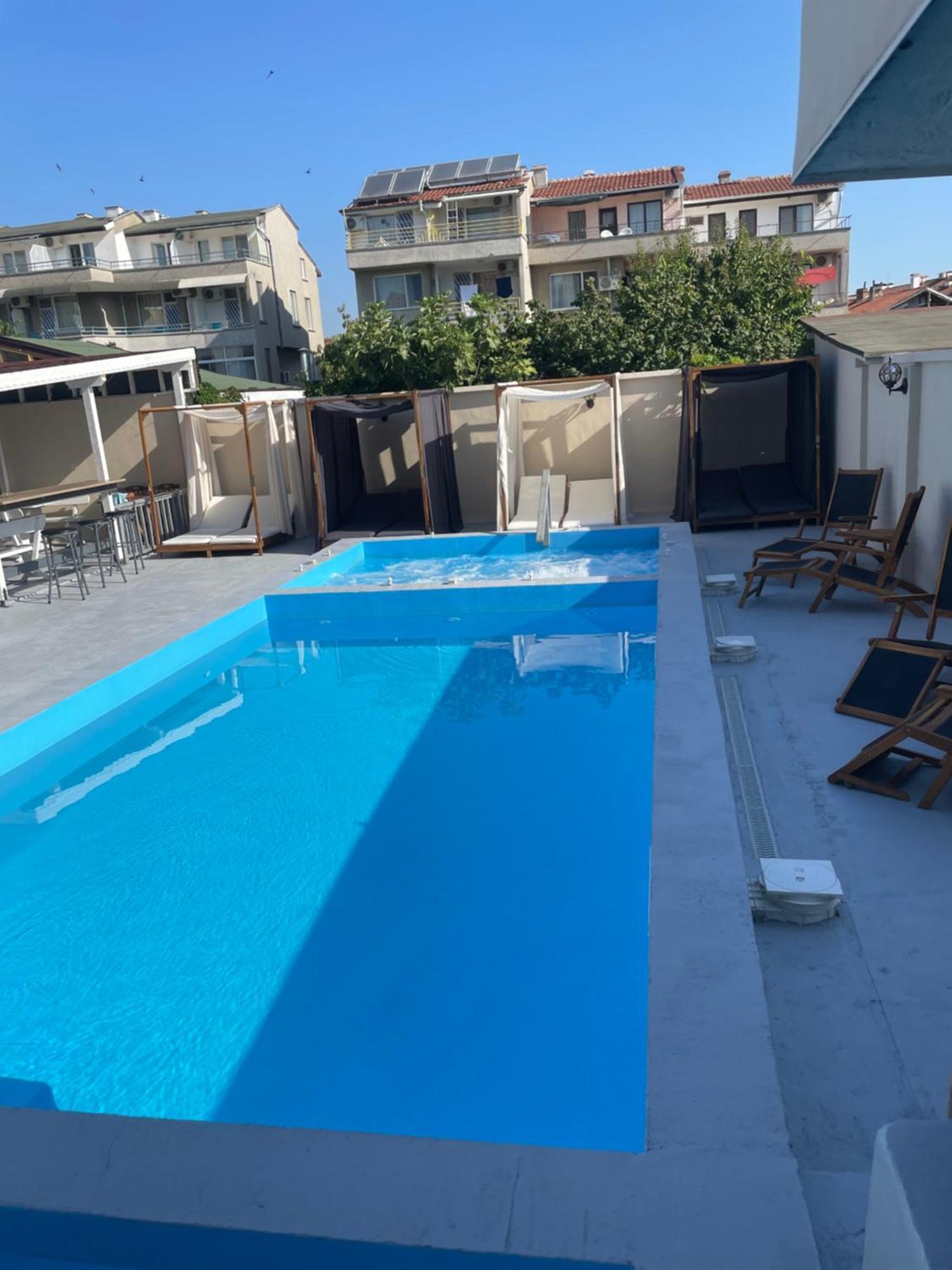 Family Hotel Malibu Chernomorets Buitenkant foto