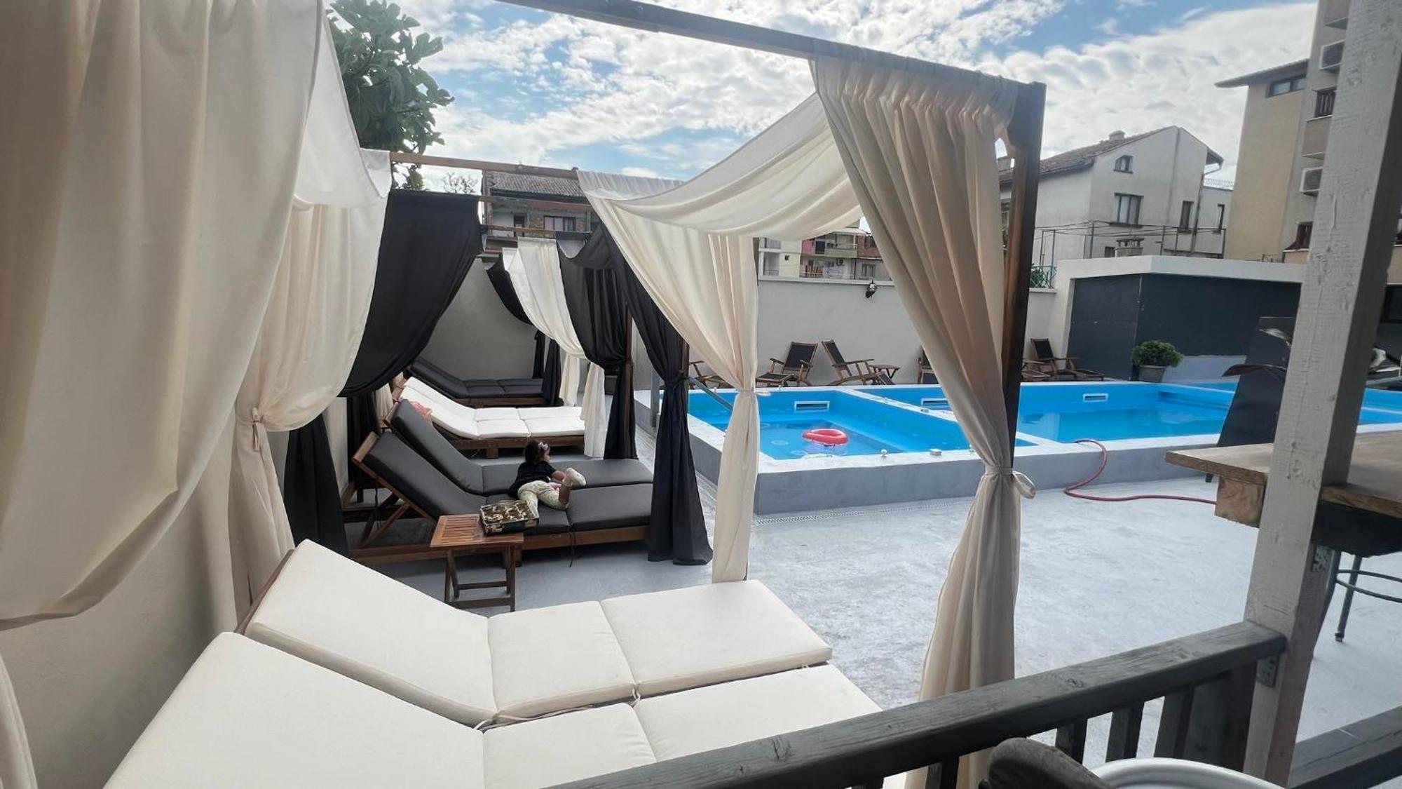 Family Hotel Malibu Chernomorets Buitenkant foto