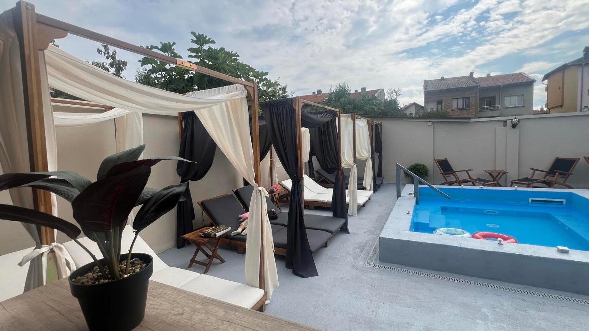 Family Hotel Malibu Chernomorets Buitenkant foto