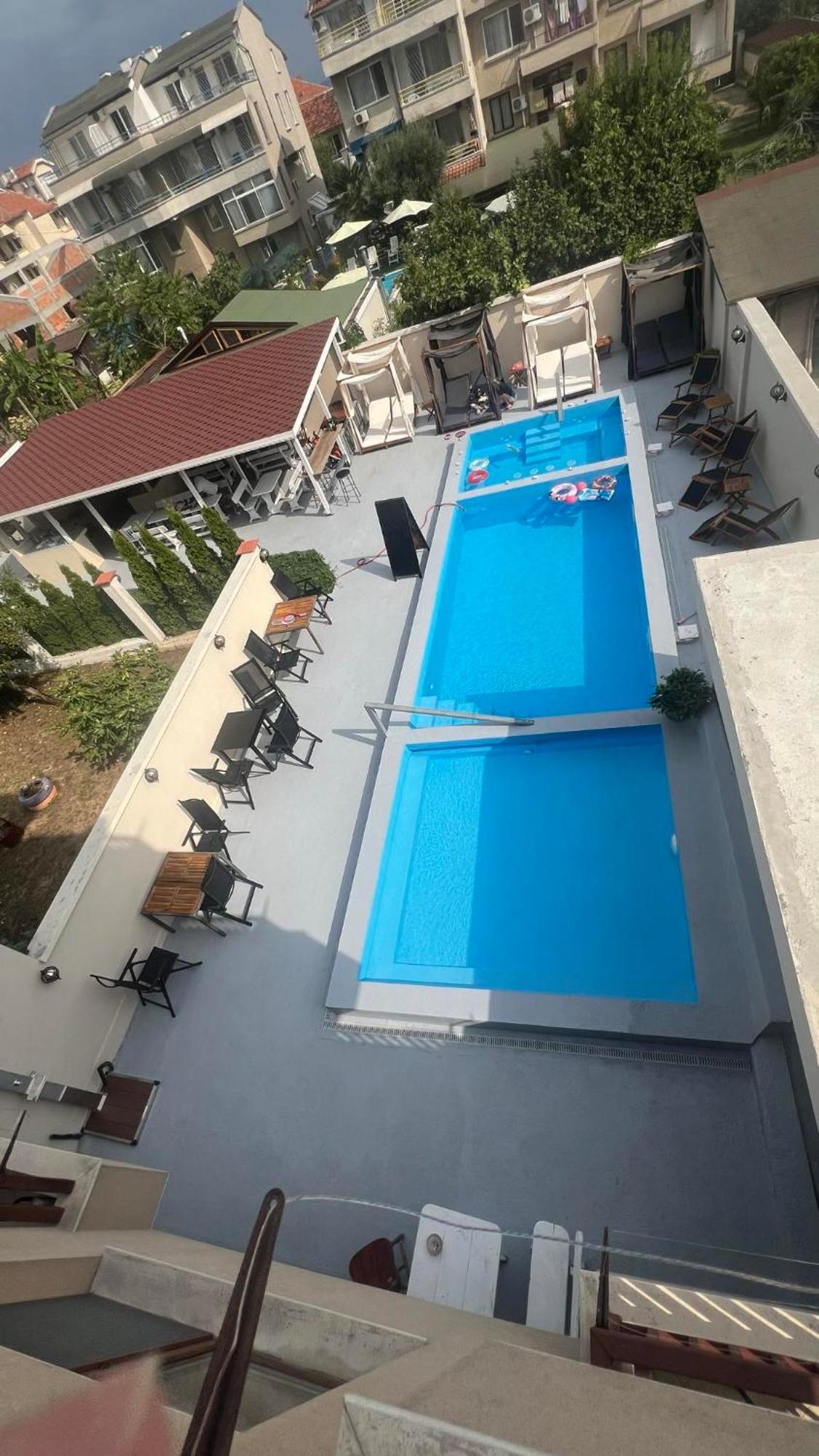 Family Hotel Malibu Chernomorets Buitenkant foto