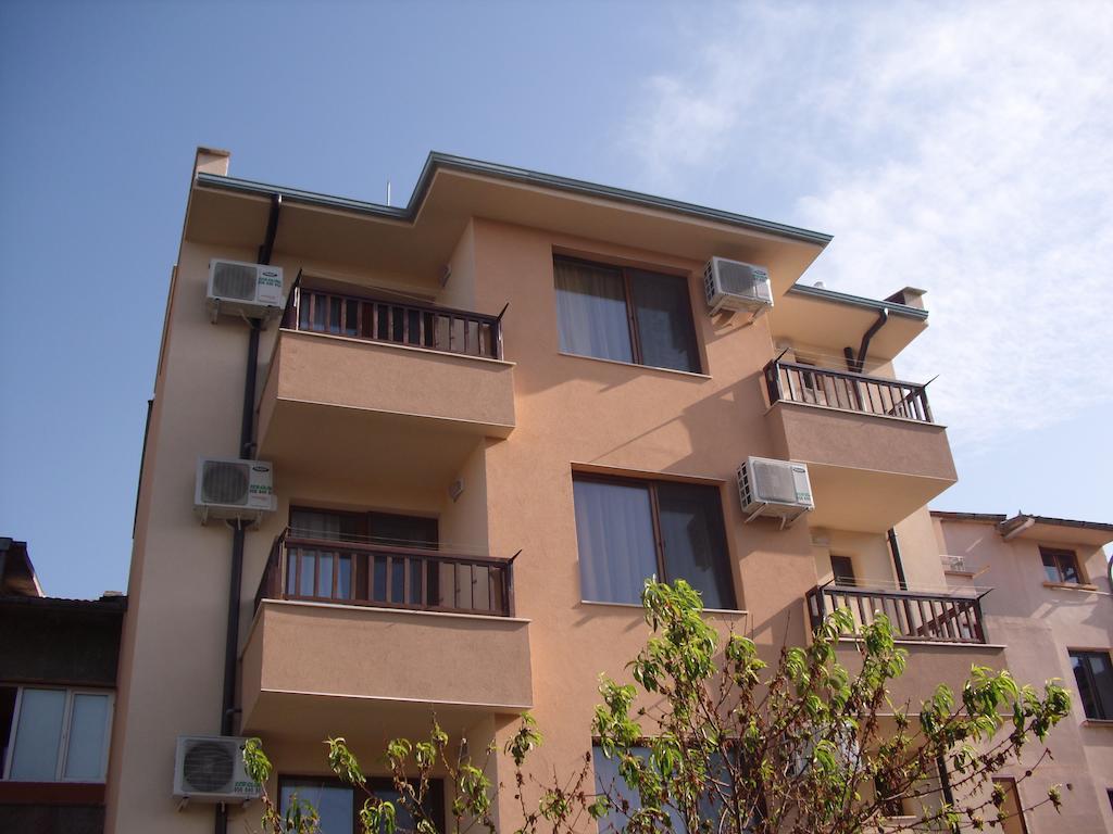 Family Hotel Malibu Chernomorets Buitenkant foto