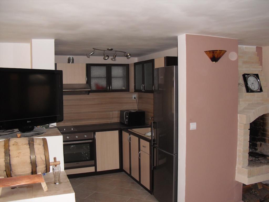 Family Hotel Malibu Chernomorets Buitenkant foto